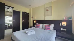 Lite Stays - Vile Parle East - Image 2