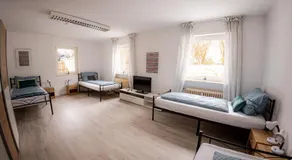 Yello Homes - großes Apartment - Am Waldrand, 15 min bis Nürnberg Messe, für 8 Personen, 2 WC's - Image 2