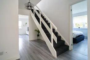 Woodside Apartment - Image 4