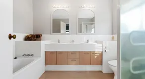 Maxwell's Guest House and Tiny Home - Image 2