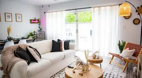 Lux 3 bedroom townhouse 1 block from the beach - Image 2