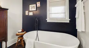 Orchard Luxe - Modern Home in Walking Distance to UO home - Image 3
