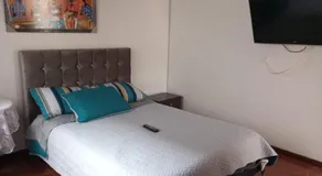 Habitación con baño privado cerca al aeropuerto - Image 3