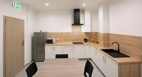 Hostel SMS FREE PARKING - Image 3