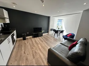 City Centre One Bedroom Apartment Liverpool - Image 2