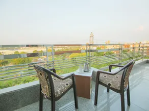 Collection O Corporate Suite Near Omaxe Celebration Mall - Image 2