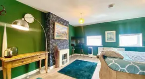 House 1905 - Self Catering Serviced Apartment - Image 2