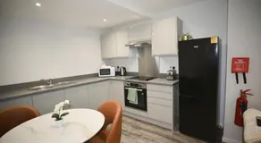 Modern 1 Bedroom Apartment, Prime Location in Liverpool City Centre - Image 4