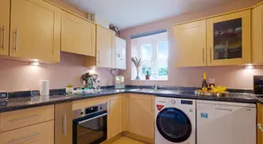 Room close to city - Image 4