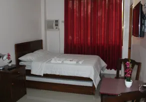 RedDoorz @ LS Suites Poblacion Culasi Antique - Image 2