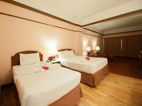 Grand Plaza Hotel - Image 5