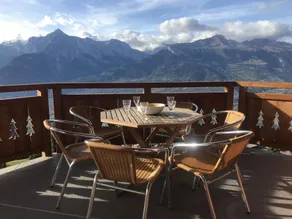 Authentic Apartment With Mountain View - Image 2