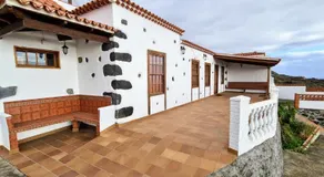 VV La Casita de Nina "by henrypole home" - Image 4