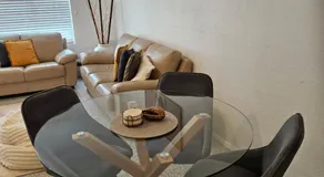 Modern Stylish Apartment - Image 5