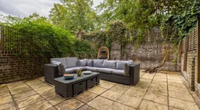 Niru Modern & Stylish Flat wHuge Private Terrace - Image 4