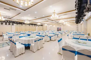 Yue Hai Rezen Hotel - Image 4