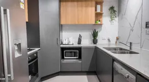 Standard Queen Room in Gregory Hills - Quaint Spot - Shared Bathroom - Image 5