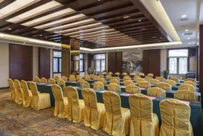 Kinghand Court Holiday Inn - Image 4