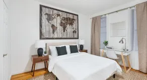 109-1 Huge 3BR Best Value Amazing NYC Apt - Image 2