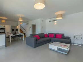 Stefanja Modern retreat - Image 4