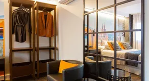 Fly Rooms Madrid Airport - Image 5