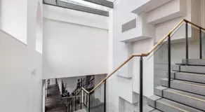 Spacious 2 bedroom apartment with Free parking-00189 - Image 5
