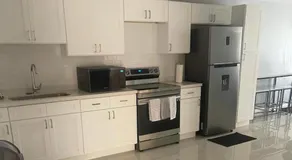Apartment Sleeps 6 with Pool Access - Image 3
