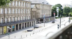 Palais Passy~Design Suite mit Ausblick im Zentrum - Image 5