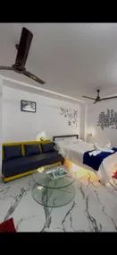 STAR Hotel - Image 2