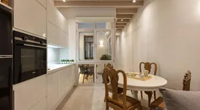 V77 Seafront Suites - Image 5