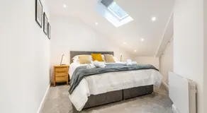 Lovely 3BR Apartment in Great Location - Image 4