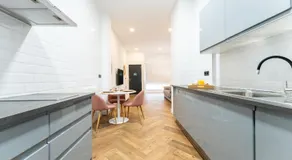 Luxury Capuchinos Apartment - Image 2