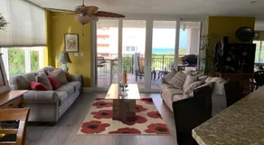 Luxueux, plus récent en bord de mer, décoré professionnellement, beau condo - Image 2