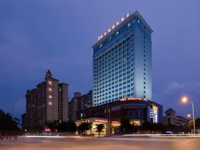 Vienna International Hotel Guangxi Daxin Detian Plaza - Image 5