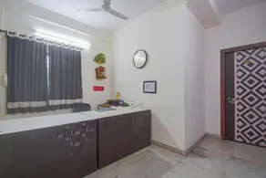 Collection O Bricks Inn Hazra Road Near Birla Mandir - Image 4
