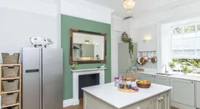 3 Berkeley Square Guesthouse - Image 4