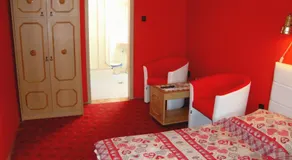 VUCA medencés, klimatizált Apartmanház - Image 2