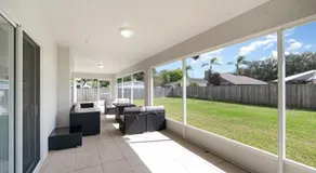 Family Launch View Stay, Modern and Bright - Image 5