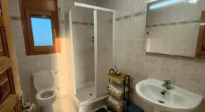 Amarella Costa Dorada - Apartamentos privados en villa mediterránea con amplia piscina y zonas BBQ - Image 4