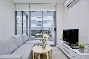 2 BD Beautiful Apartment near BONDI - Image 2