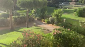 T2 dans résidence arborée - Image 4