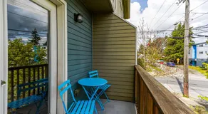 Stylish North Seattle Townhouse- Dual Master Suites - Image 5
