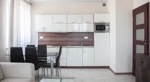 Senator Warsaw Apartments - Image 5