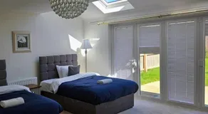 House - Sleeps 7 - Parking - Station Close - Image 2
