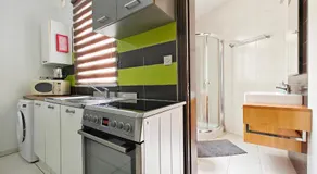 Corner view 3 - Image 4