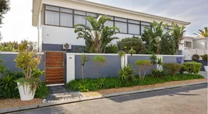 OCEAN BREEZE SUNSET BEACH - Boutique Guesthouse - Cape Town - Image 4