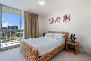 Comfortable 1-bed Apartment With Balcony - Image 5