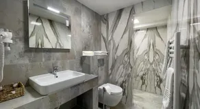 Hotel Mariko Inn - Image 2