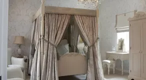 St James Hotel - Image 3