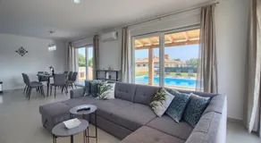Charming villa Enjoy with private pool in Pula - Image 2